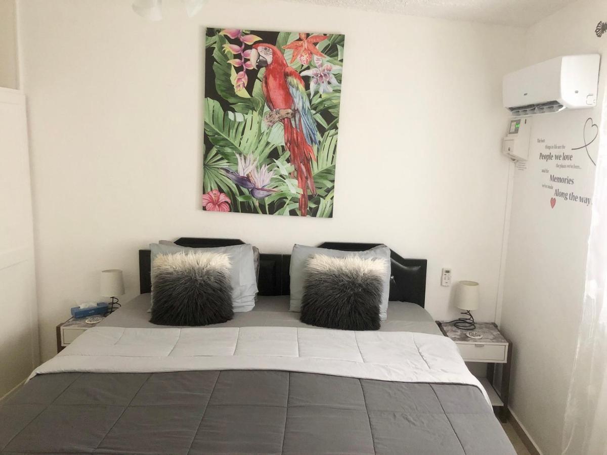 West Coast 1 Bedroom Apartment 66 - Close To Beach Saint James Exterior foto