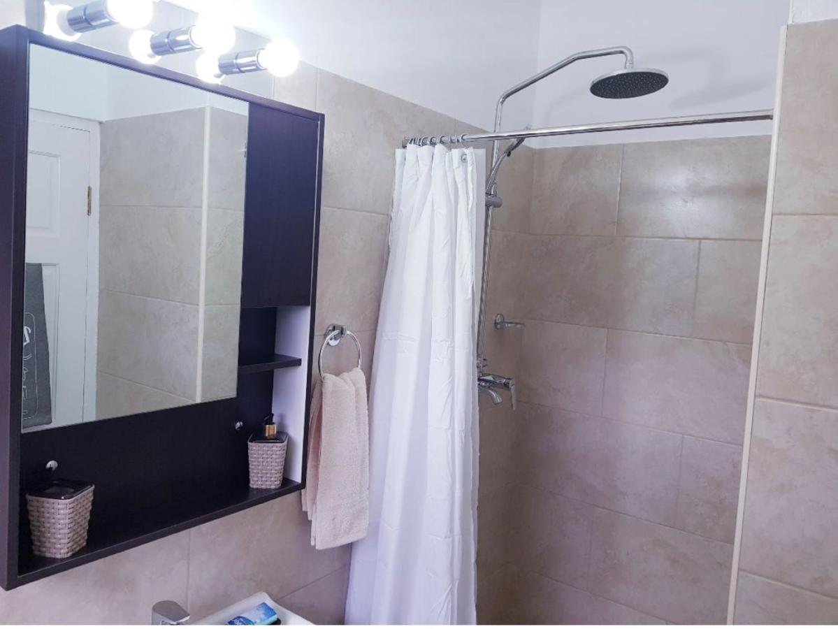 West Coast 1 Bedroom Apartment 66 - Close To Beach Saint James Exterior foto