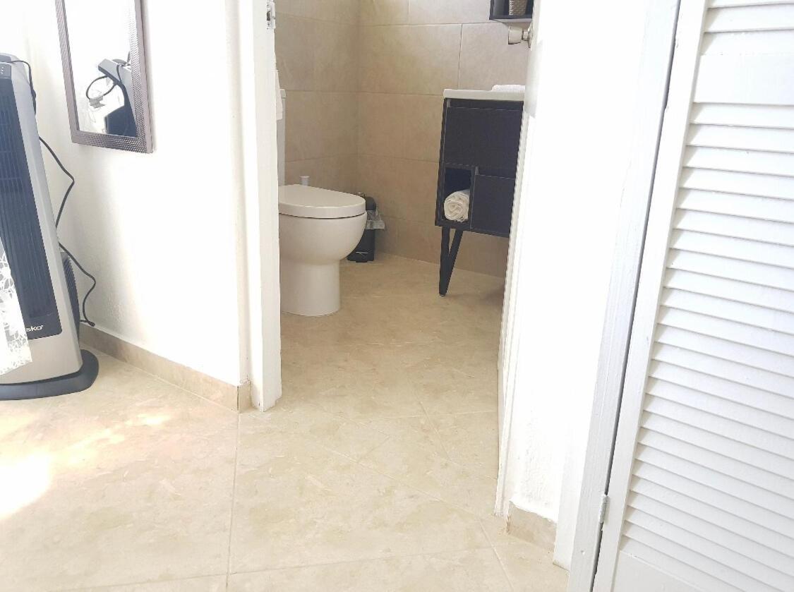 West Coast 1 Bedroom Apartment 66 - Close To Beach Saint James Exterior foto